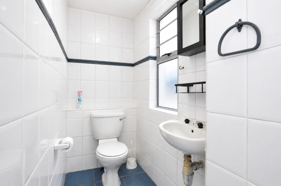 4 Bedroom Property for Sale in Yzerfontein Western Cape